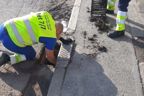 Operatie schone afvoerkolken in Luik voor de gemeentelijke ploegen van Sint-Joost